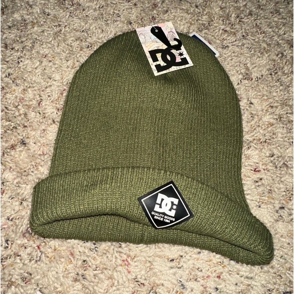 Beanie Green hat warm cozy beanie dc 💚